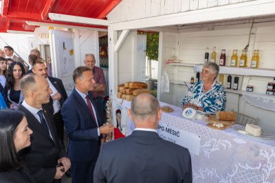 Galerija JUL-otvorenje-52.jpg 1