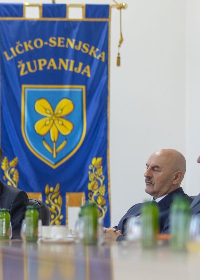 Galerija potpisivanje-ugovora-14.jpg 1