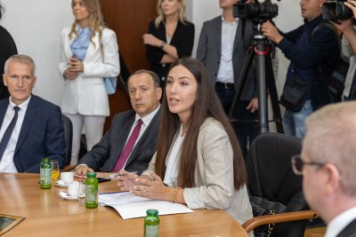 Galerija potpisivanje-ugovora-4.jpg 1