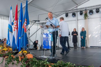 Galerija sir-med-rakija-pekmez-31.jpg 1