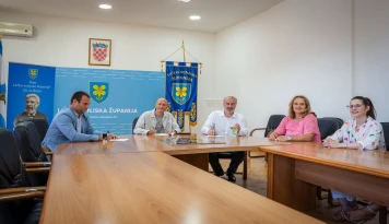 Ličko-senjska županija, Razvojni centar LSŽ i Javna ustanova LIRA potpisali sporazum o suradnji na organizaciji manifestacije “Jesen u Lici 2025.”